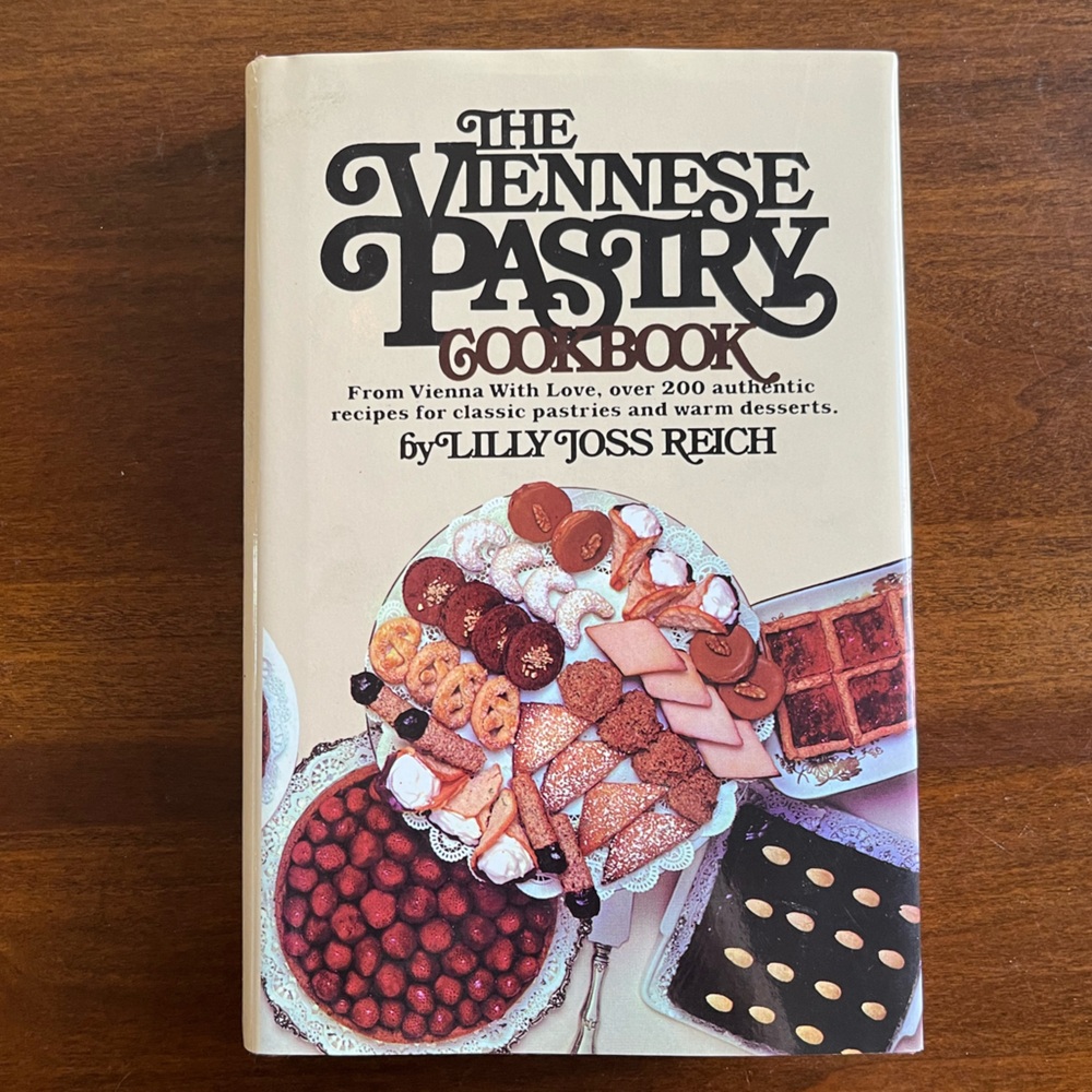 The Viennese Pastry Cookbook by Lilly Joss Reich - Cream Cover